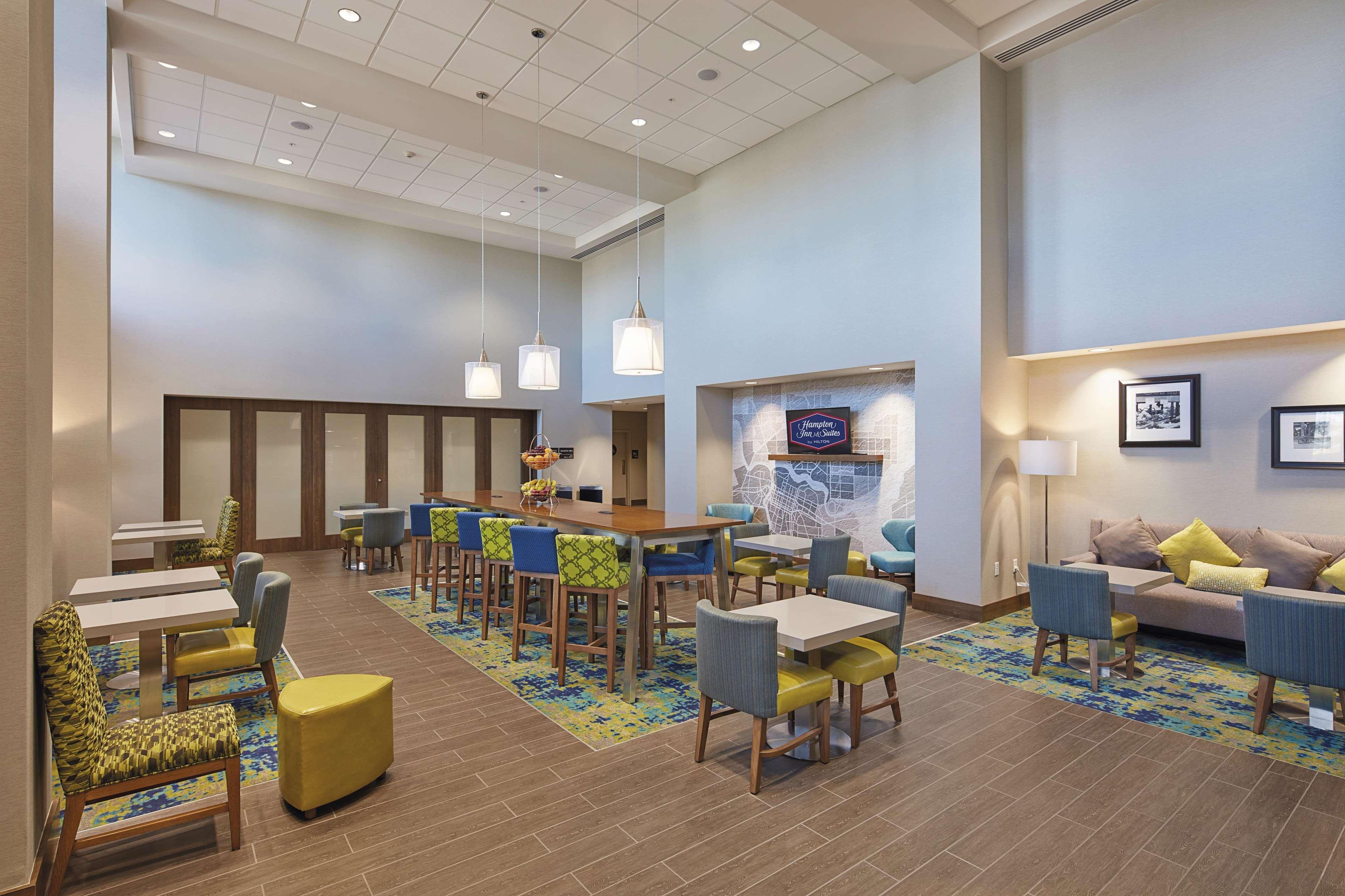 Hampton Inn & Suites Sacramento At Csus Bagian luar foto