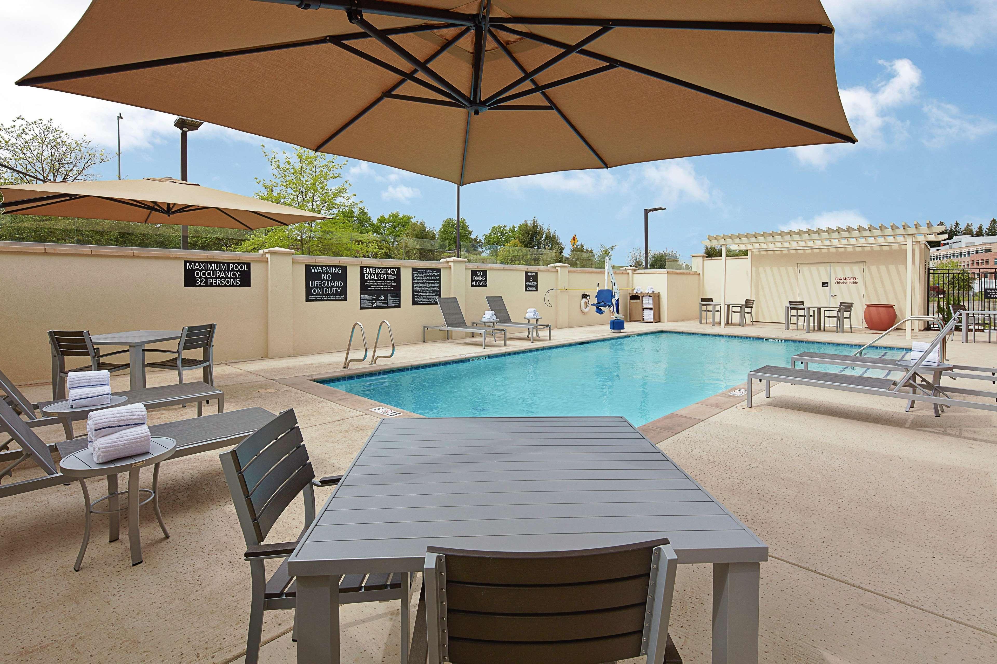 Hampton Inn & Suites Sacramento At Csus Bagian luar foto