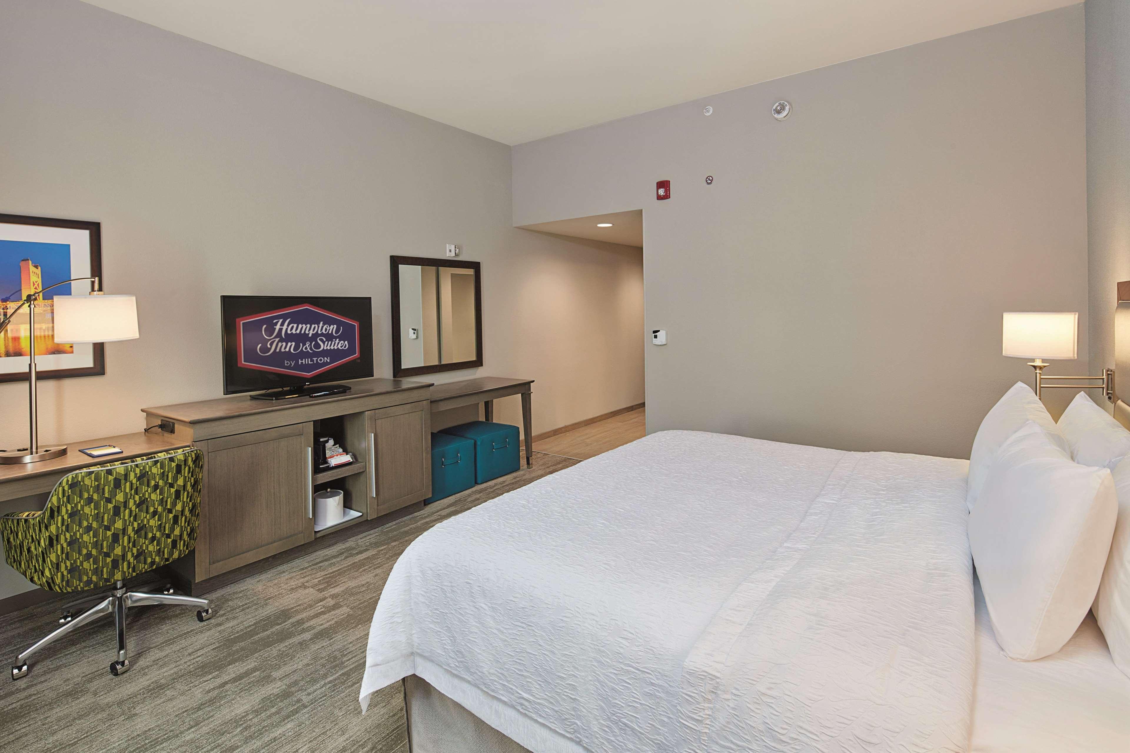 Hampton Inn & Suites Sacramento At Csus Bagian luar foto