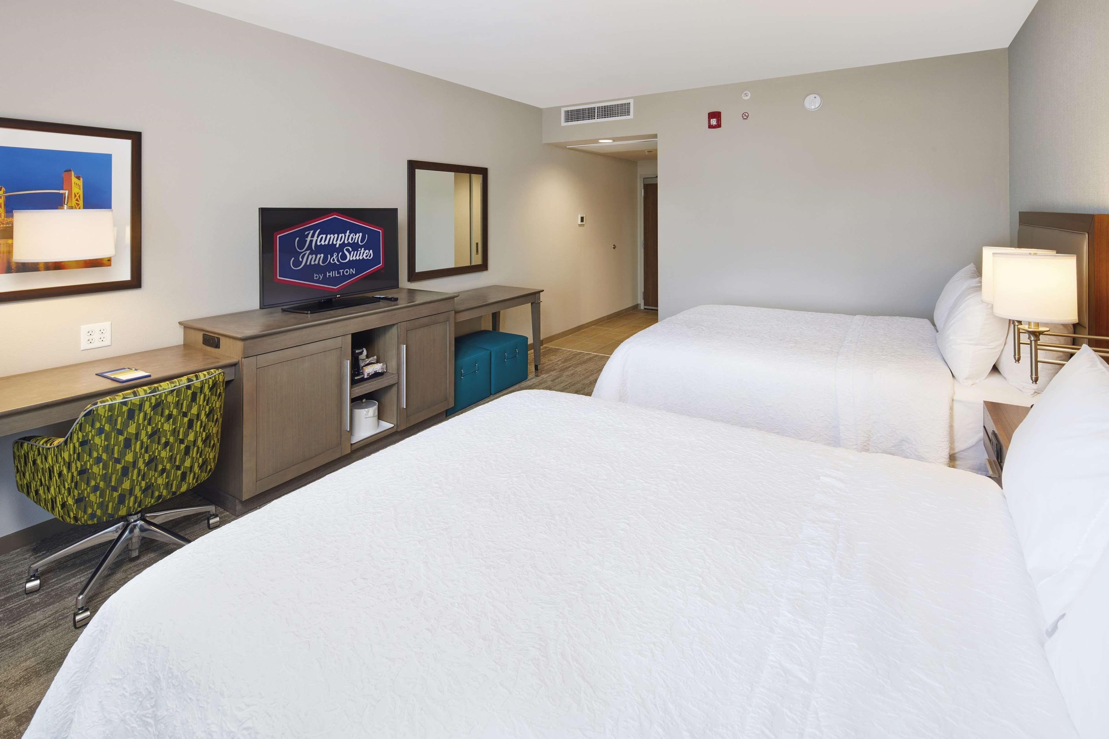 Hampton Inn & Suites Sacramento At Csus Bagian luar foto