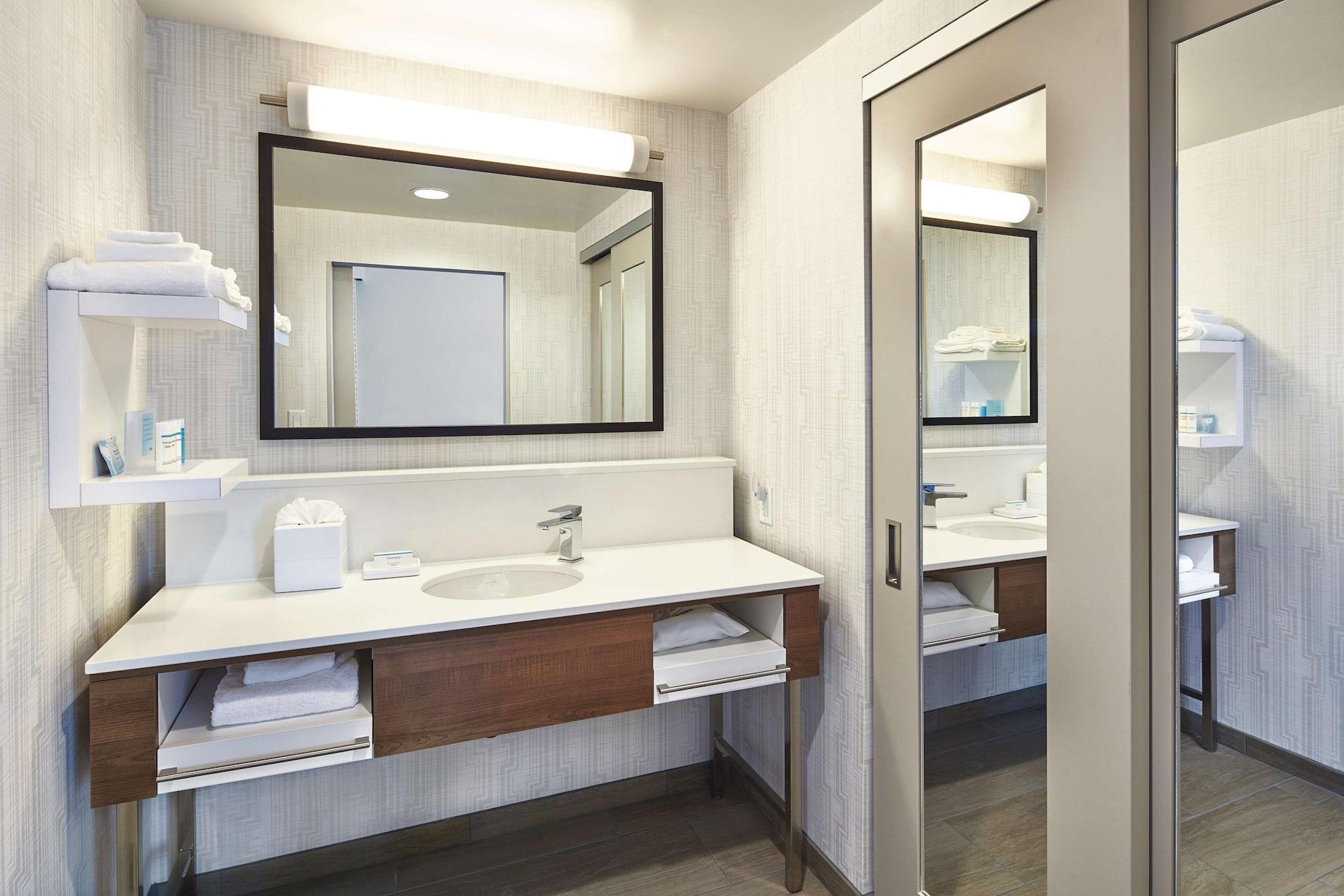 Hampton Inn & Suites Sacramento At Csus Bagian luar foto