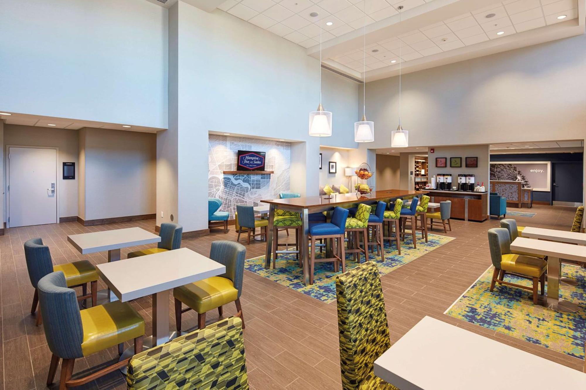 Hampton Inn & Suites Sacramento At Csus Bagian luar foto